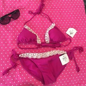 👙 Magenta with Lace Detail!